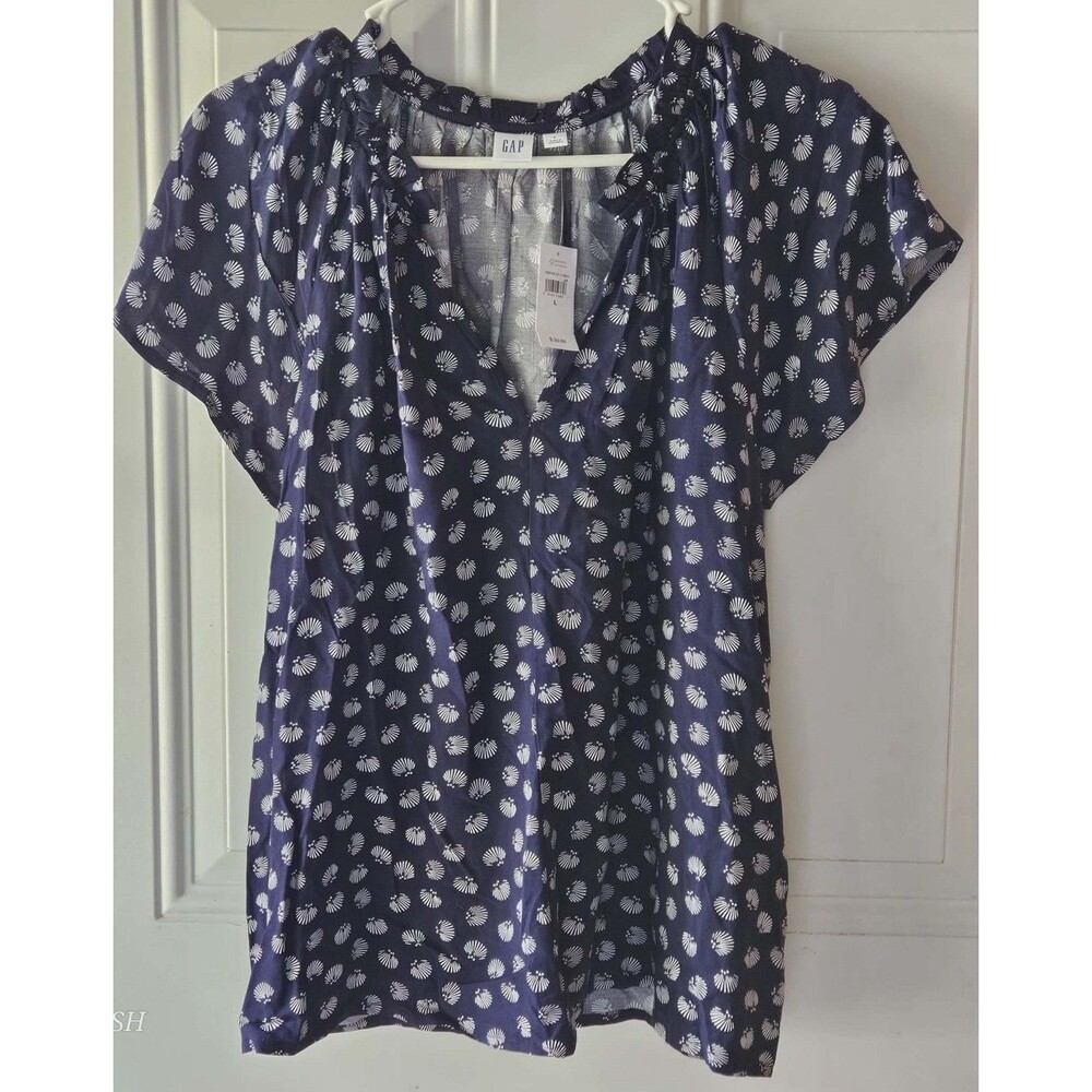 GAP Women's Navy Blue Shell Print Blouse Size Large Short Sleeve Rayon Top